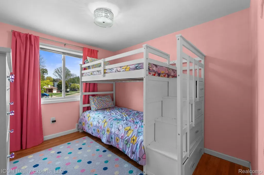 23516 Kim Drive Clinton Charter Township MI 48035