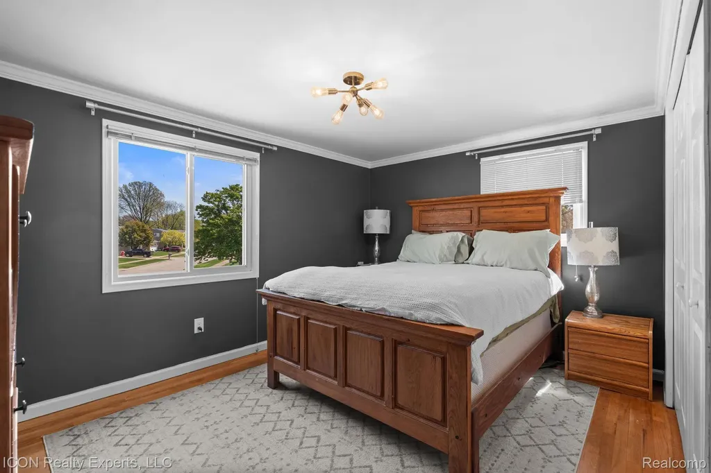 23516 Kim Drive Clinton Charter Township MI 48035