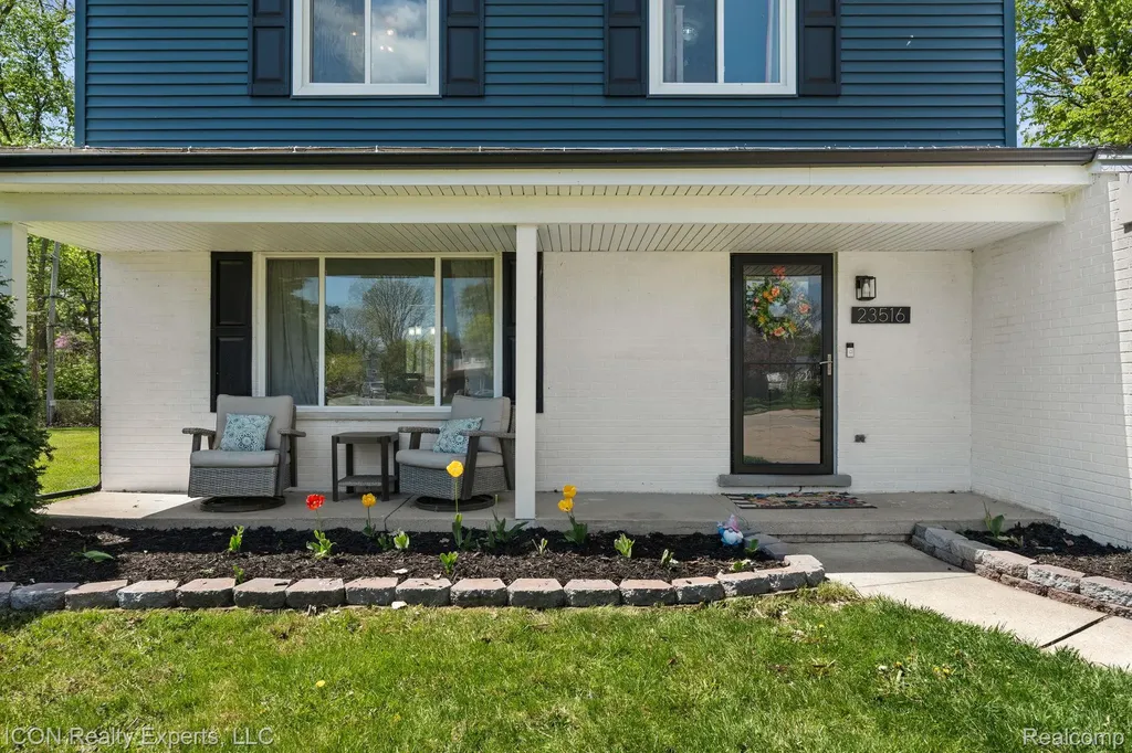 23516 Kim Drive Clinton Charter Township MI 48035