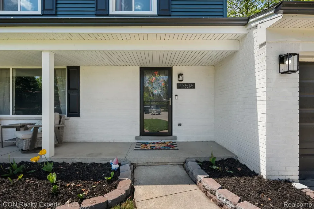 23516 Kim Drive Clinton Charter Township MI 48035