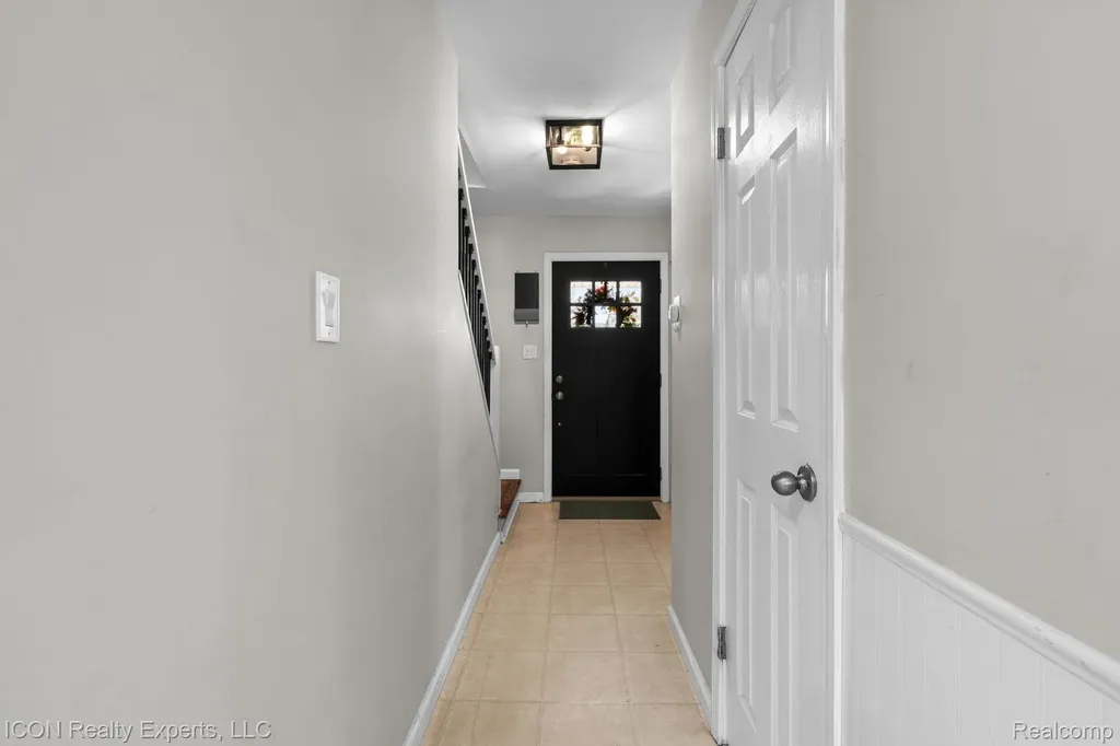 23516 Kim Drive Clinton Charter Township MI 48035