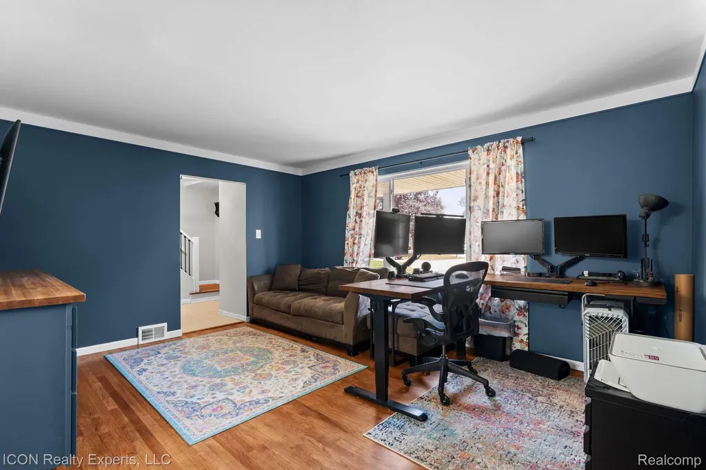23516 Kim Drive Clinton Charter Township MI 48035