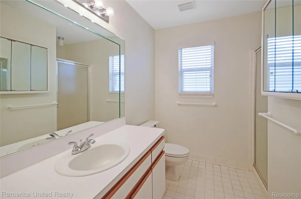 263 Whispering Hill Commerce Charter Township MI 48390