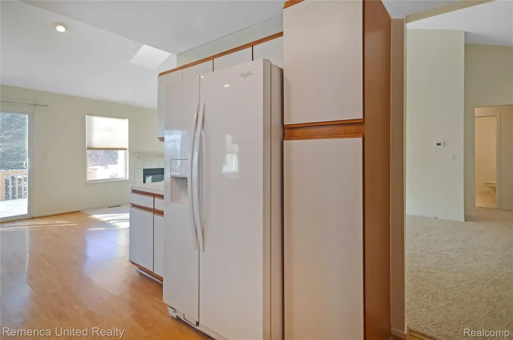 263 Whispering Hill Commerce Charter Township MI 48390