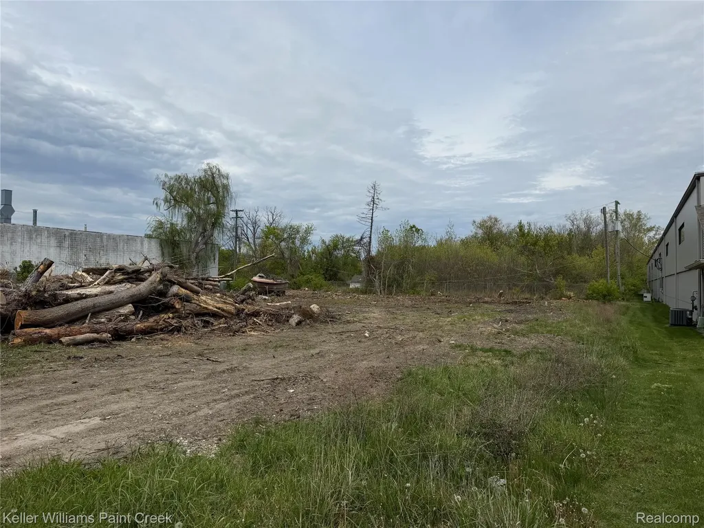 22477 15 Mile Road Clinton Charter Township MI 48035