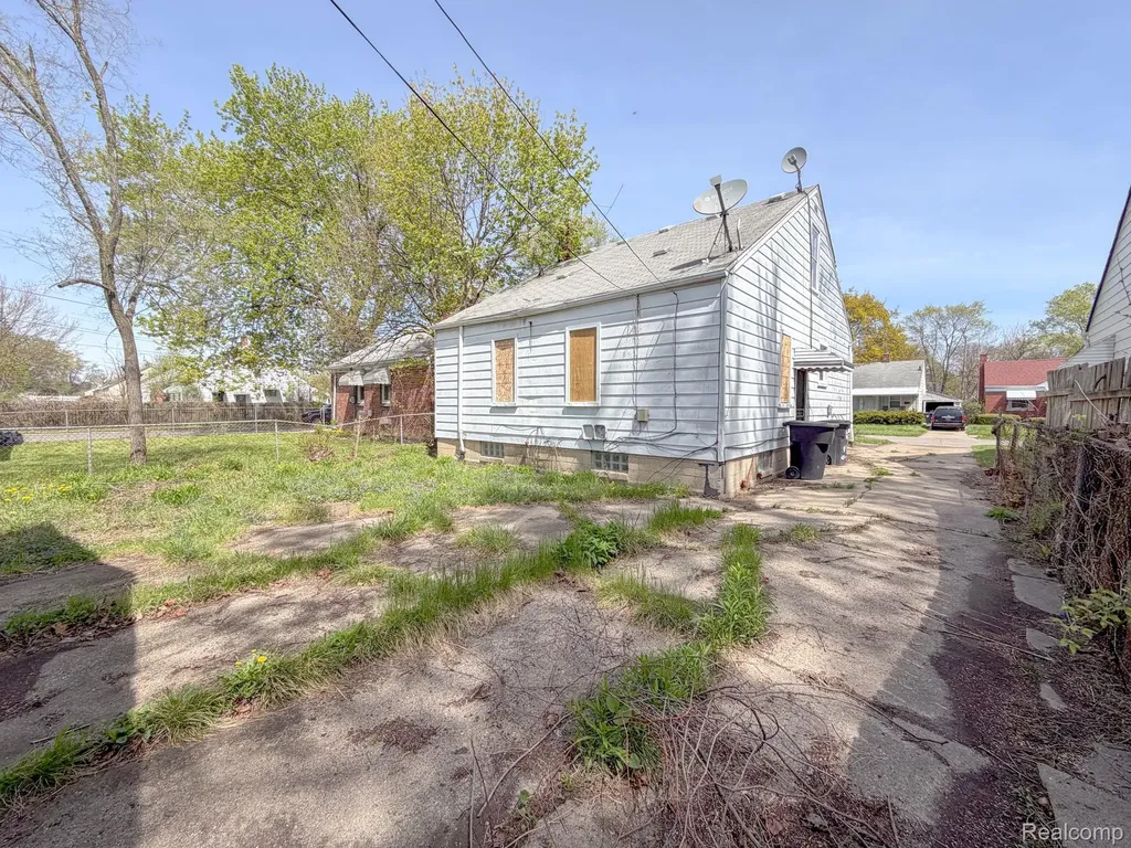 18710 Mccormick Street Detroit City MI 48224