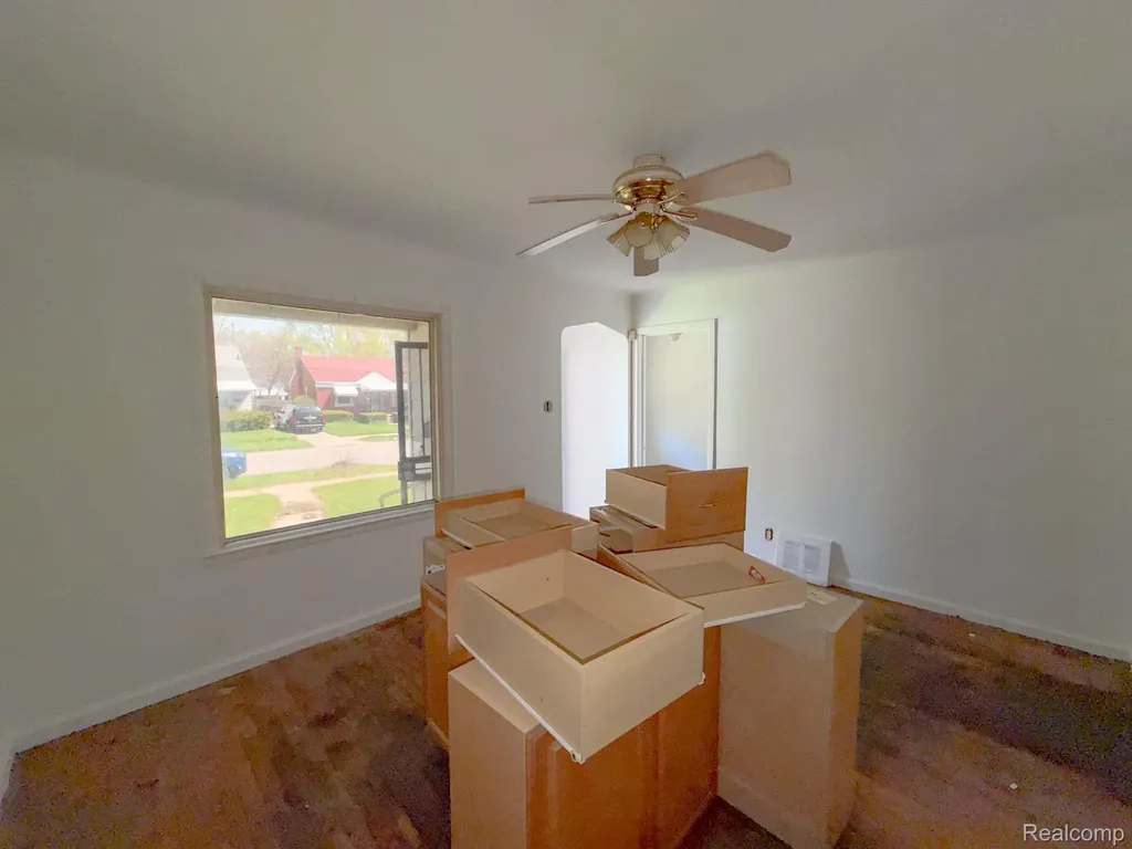 18710 Mccormick Street Detroit City MI 48224
