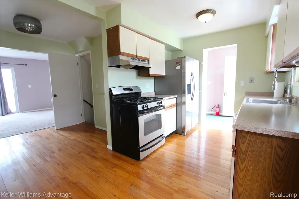 24667 Bashian Drive Novi City MI 48375