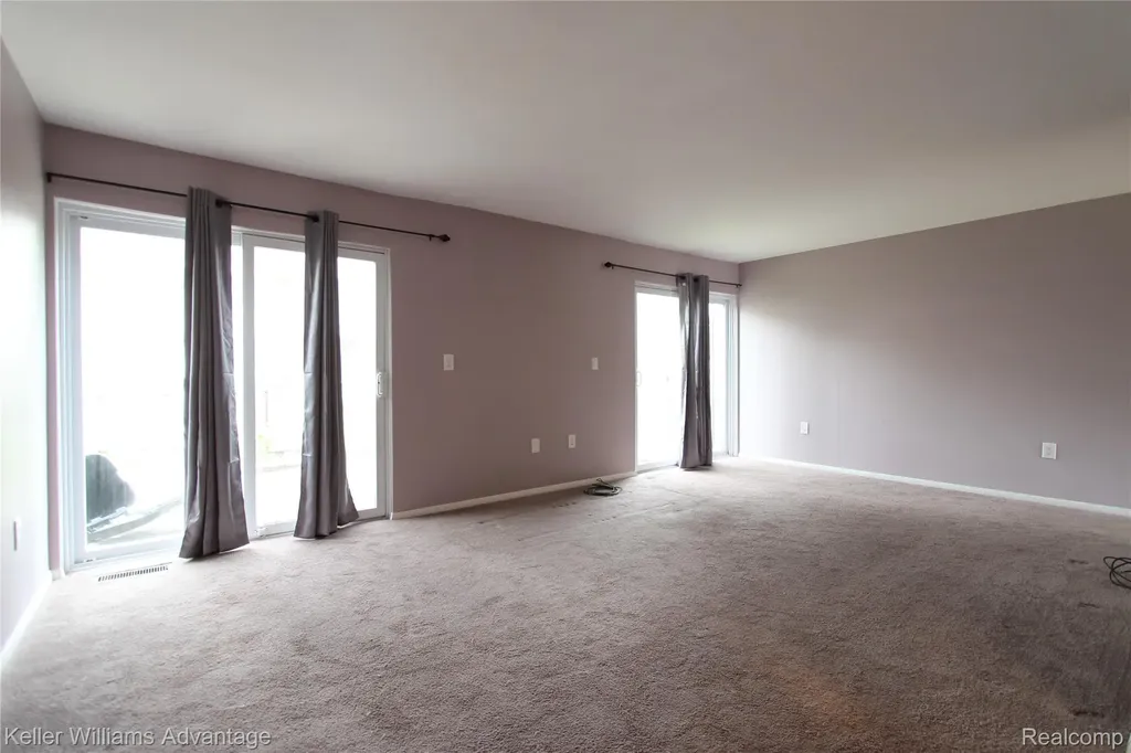24667 Bashian Drive Novi City MI 48375
