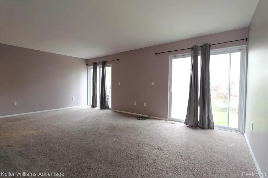 24667 Bashian Drive Novi City MI 48375