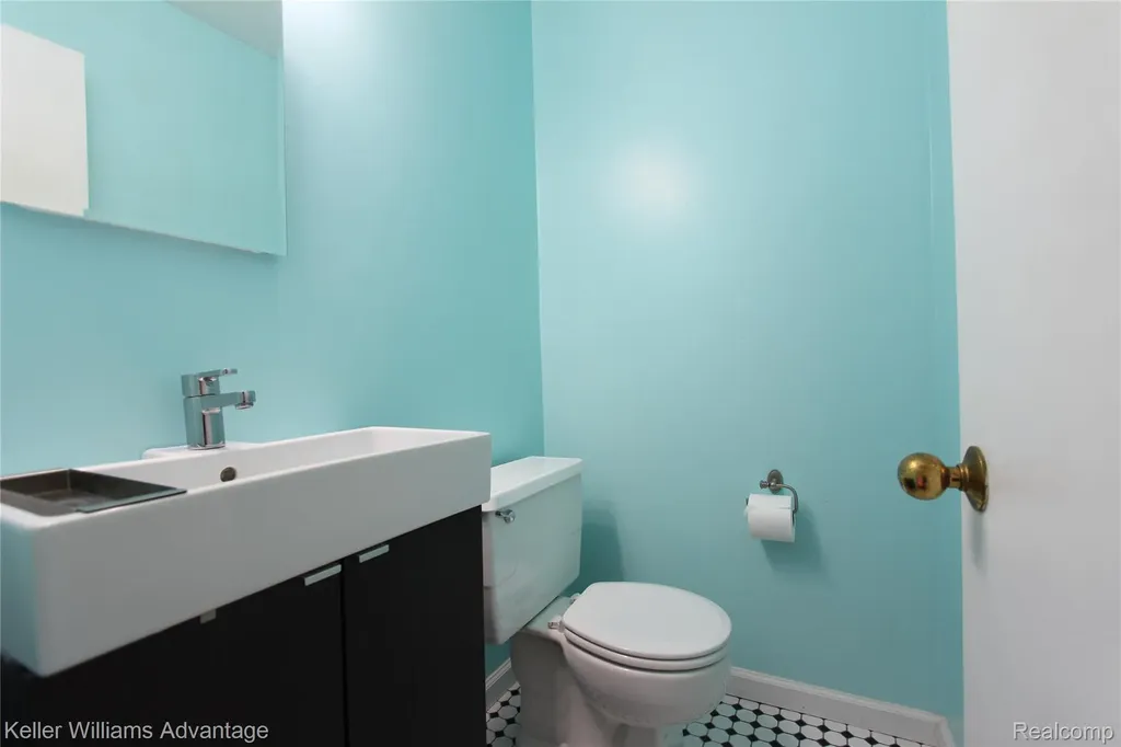 24667 Bashian Drive Novi City MI 48375