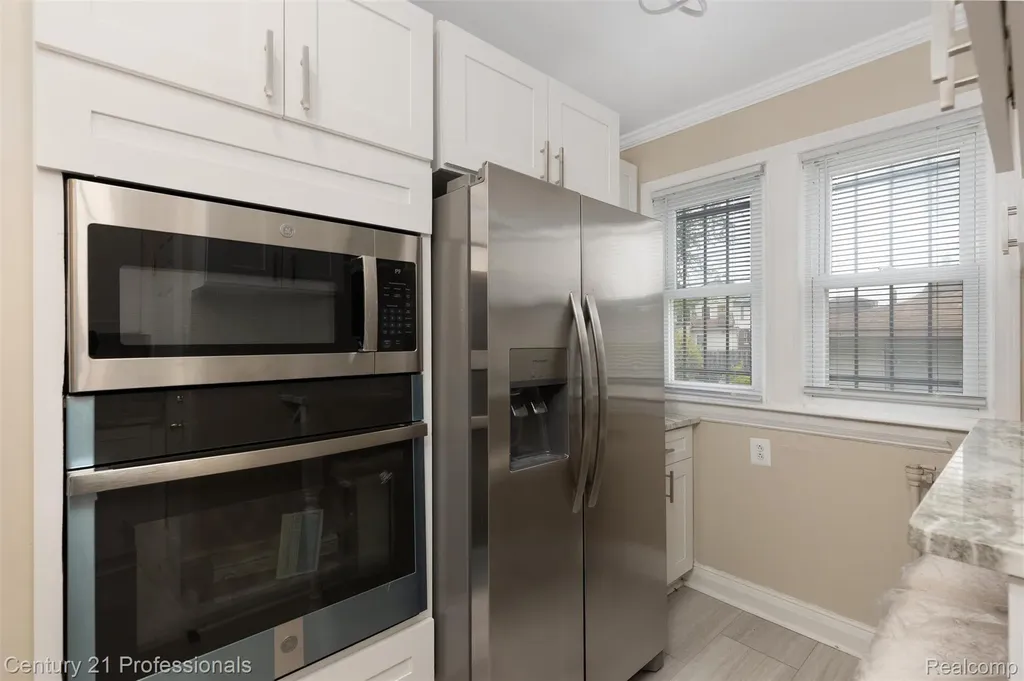3322 Leslie Street Detroit City MI 48238