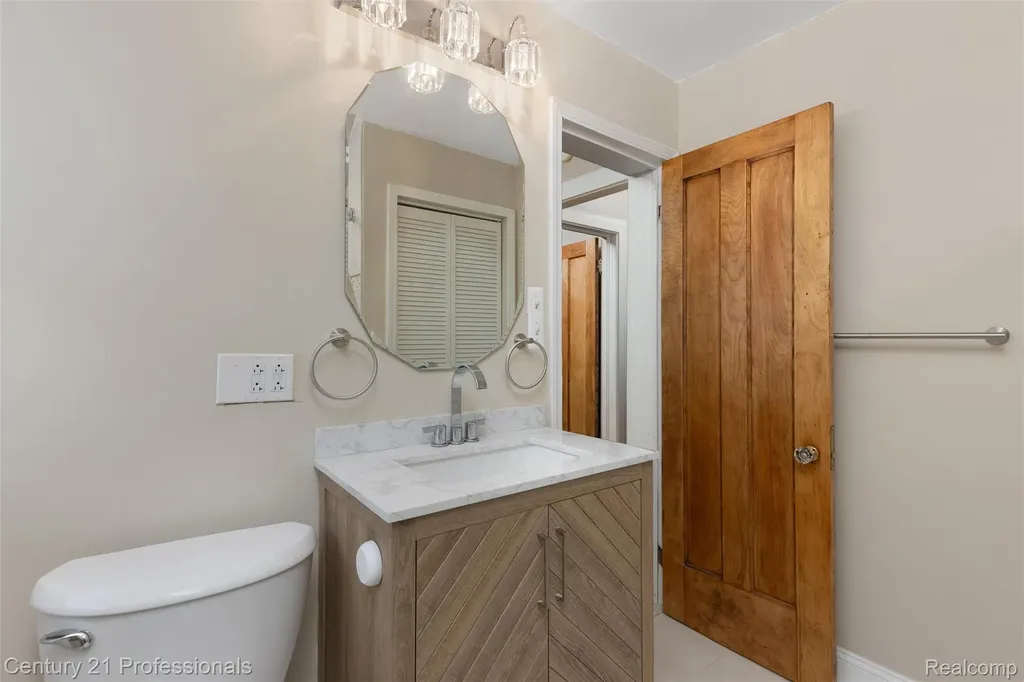 3322 Leslie Street Detroit City MI 48238