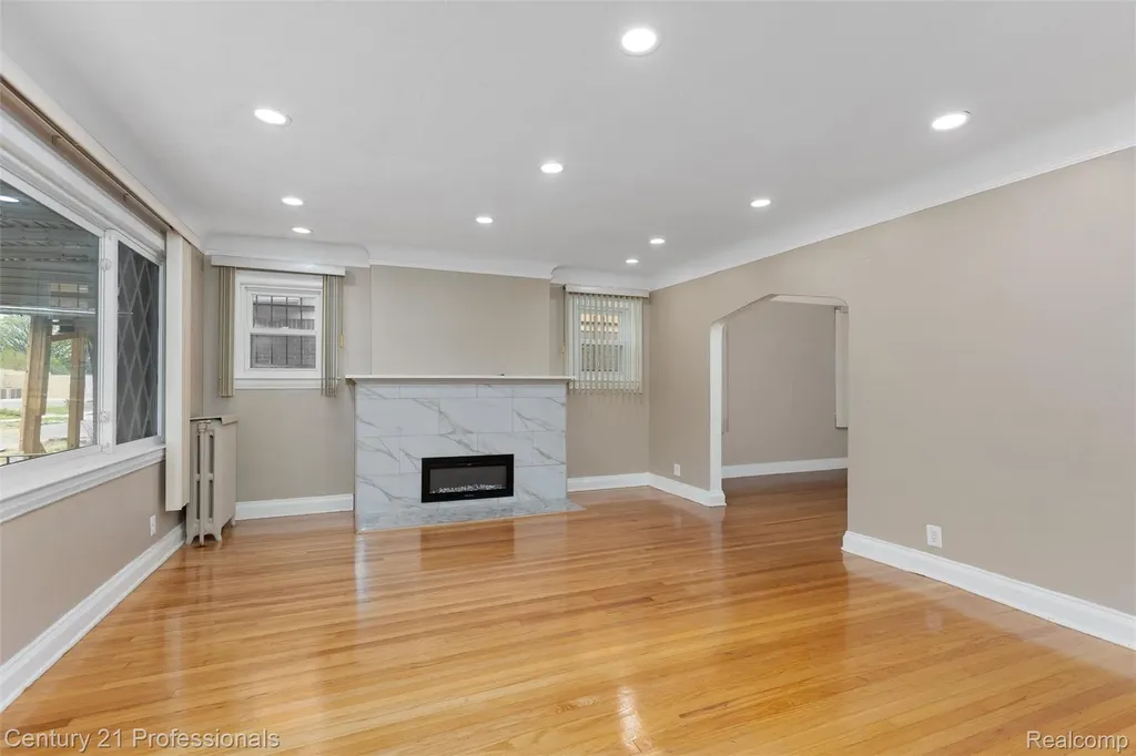 3322 Leslie Street Detroit City MI 48238