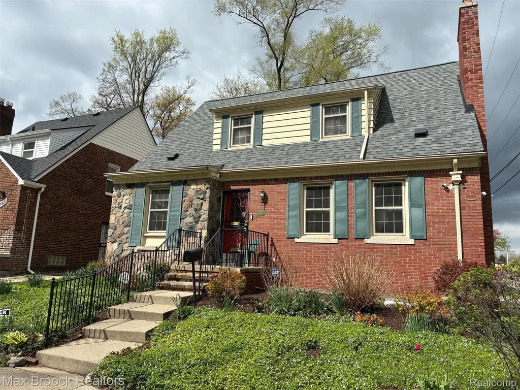 17427 Quincy Street Detroit City MI 48221