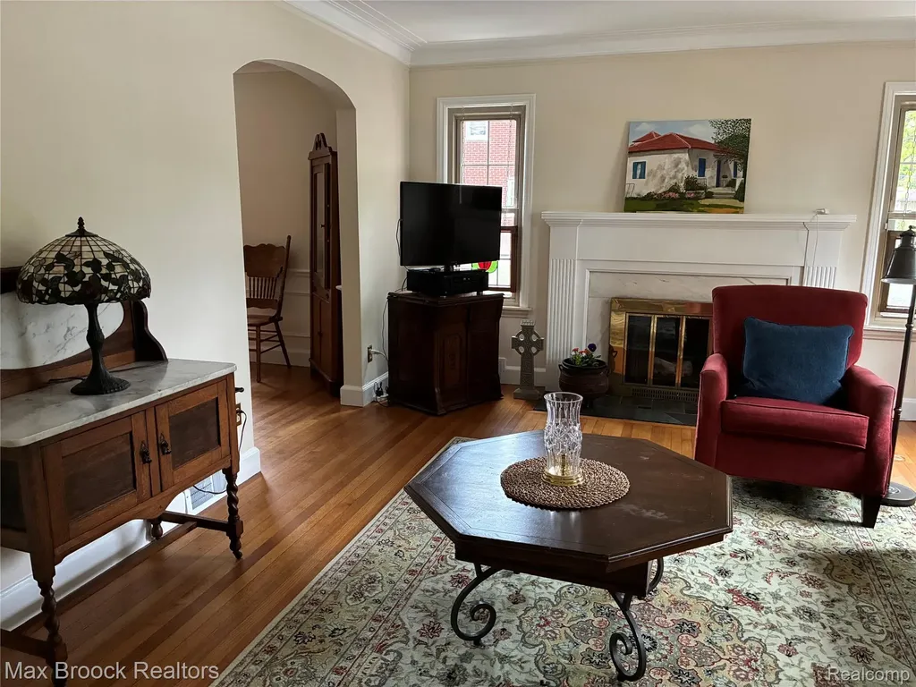 17427 Quincy Street Detroit City MI 48221