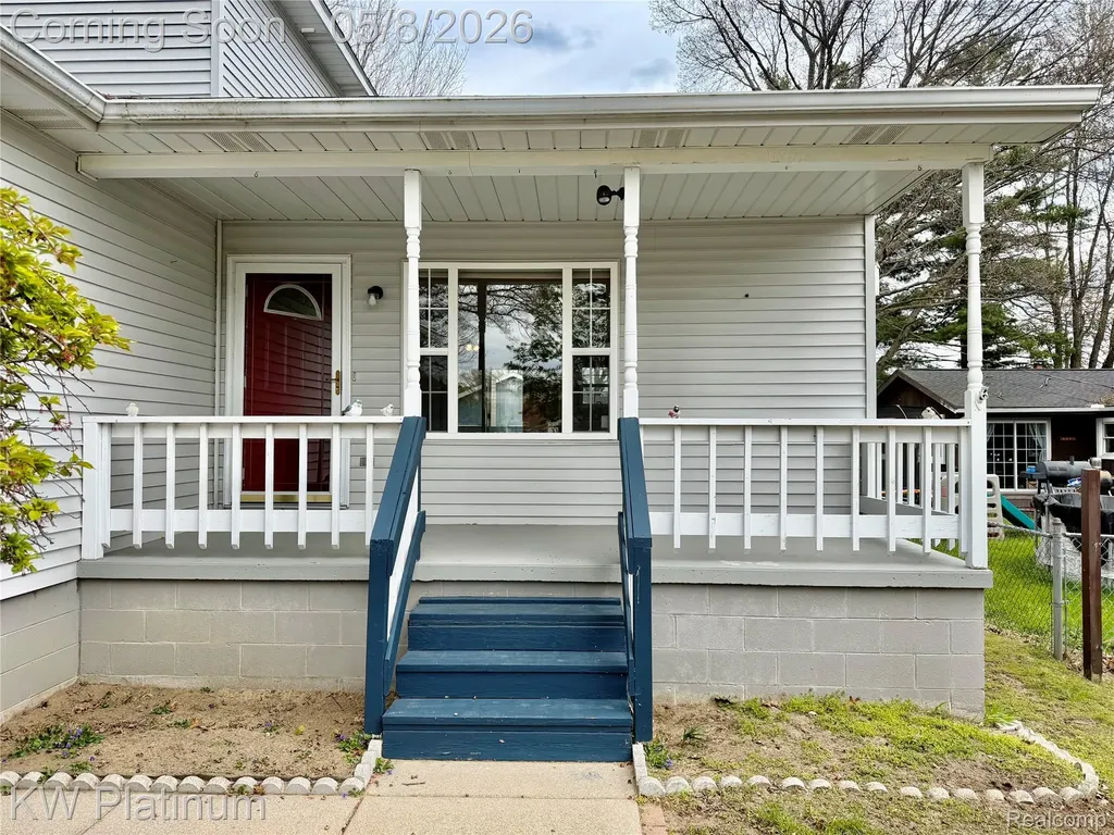 2616 21st Avenue Port Huron City MI 48060