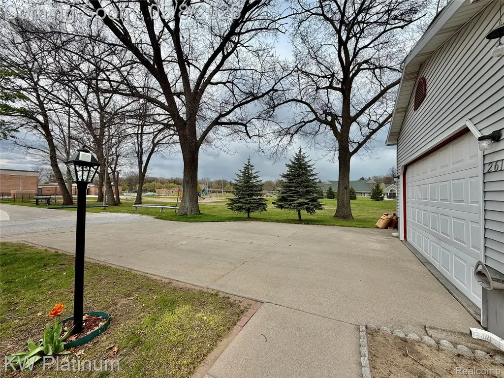 2616 21st Avenue Port Huron City MI 48060