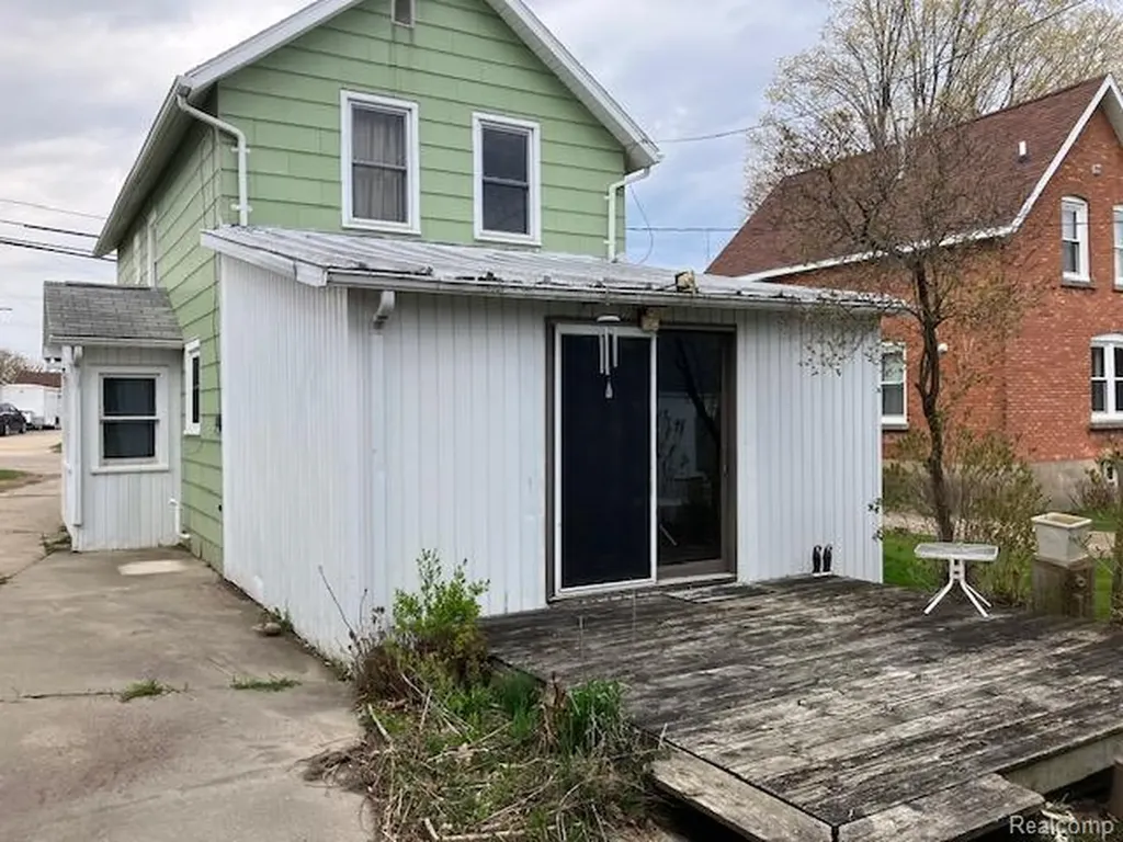 660 State Street Harbor Beach City MI 48441