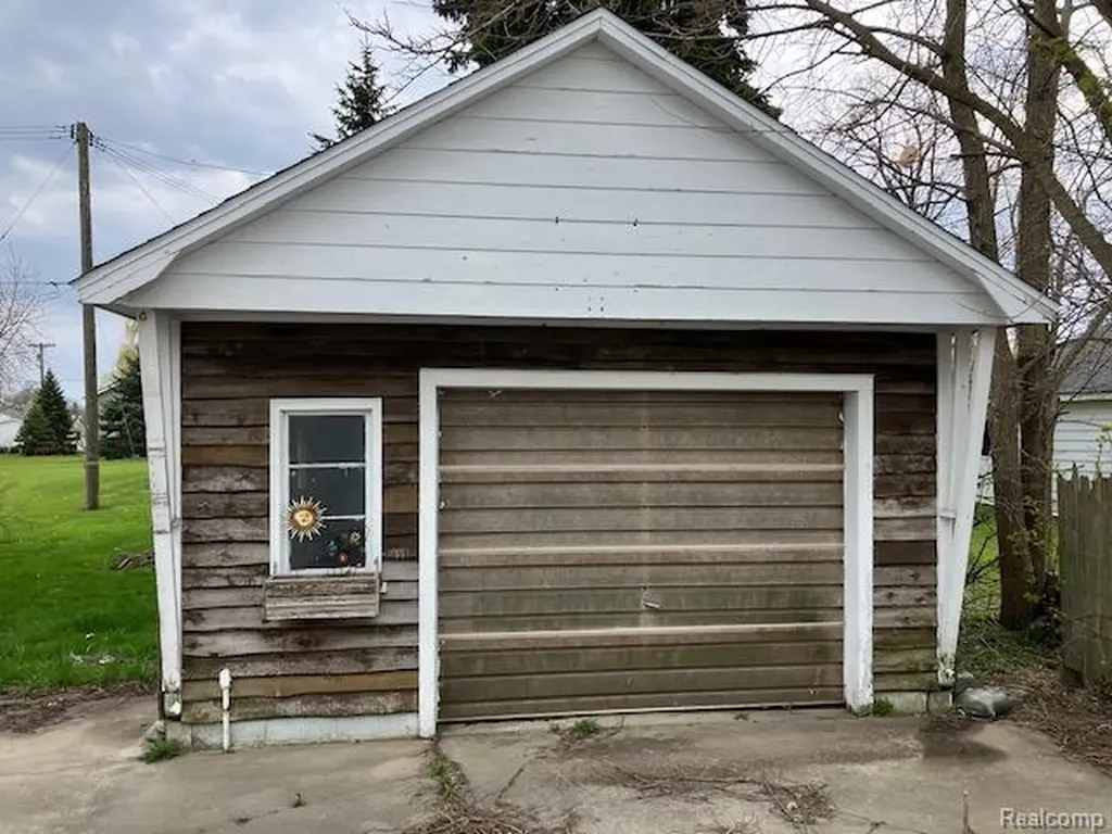 660 State Street Harbor Beach City MI 48441