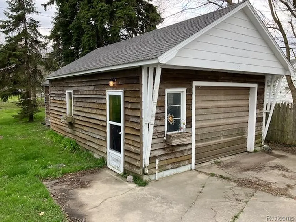 660 State Street Harbor Beach City MI 48441