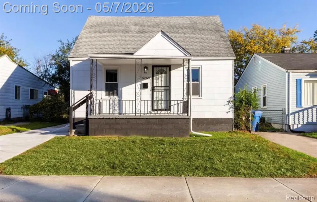 8269 Westminster Avenue Warren City MI 48089
