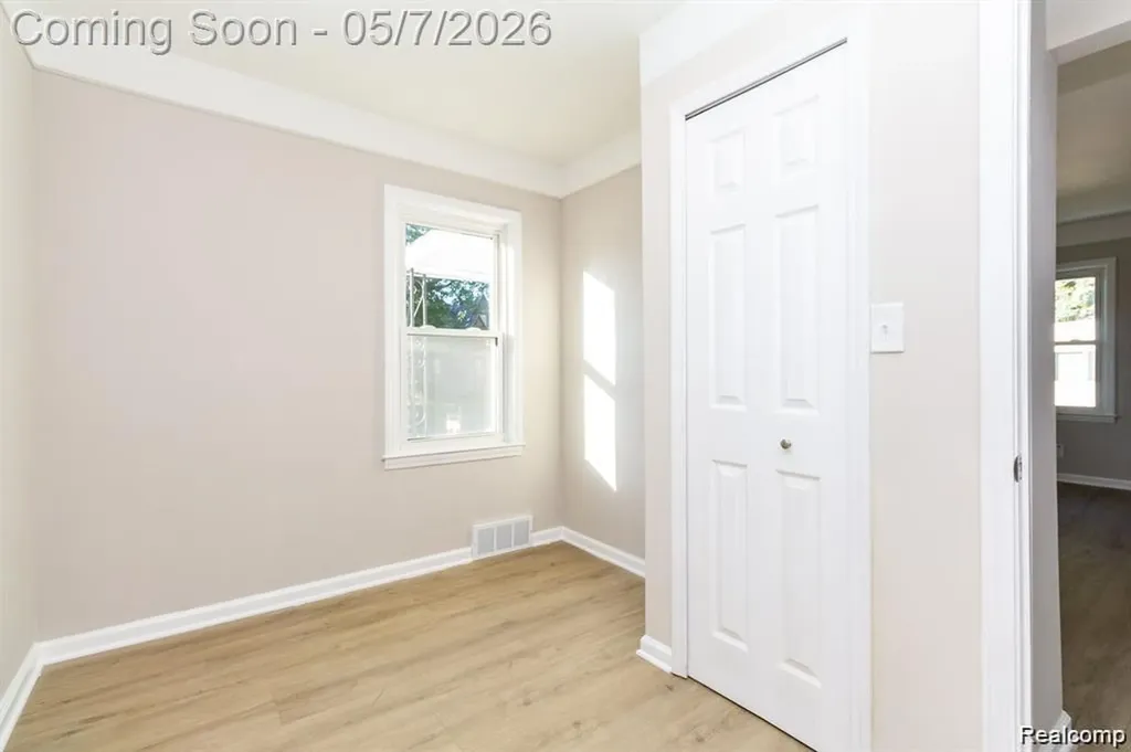 8269 Westminster Avenue Warren City MI 48089