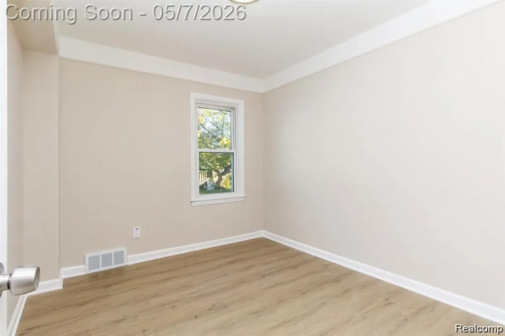 8269 Westminster Avenue Warren City MI 48089
