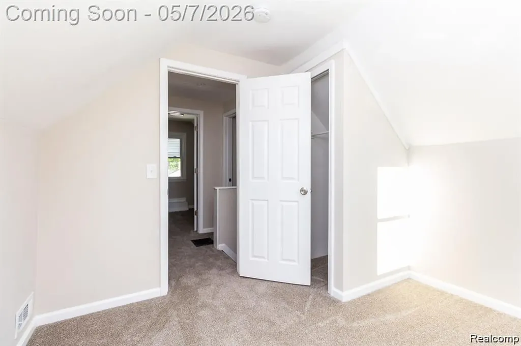 8269 Westminster Avenue Warren City MI 48089