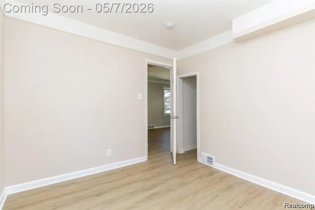 8269 Westminster Avenue Warren City MI 48089