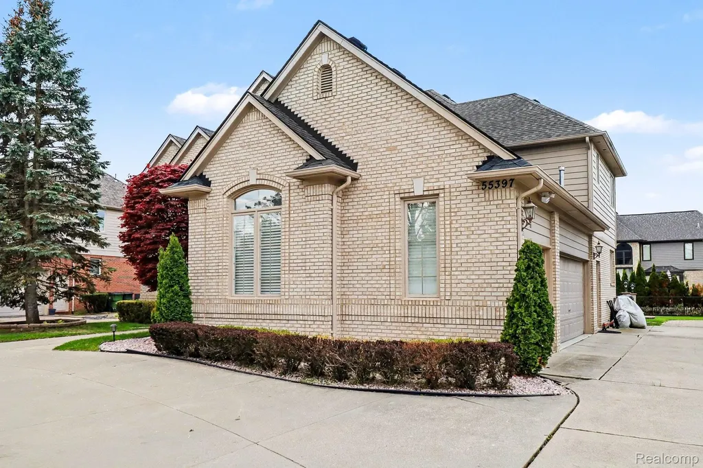 55397 Apple Lane Shelby Charter Township MI 48316