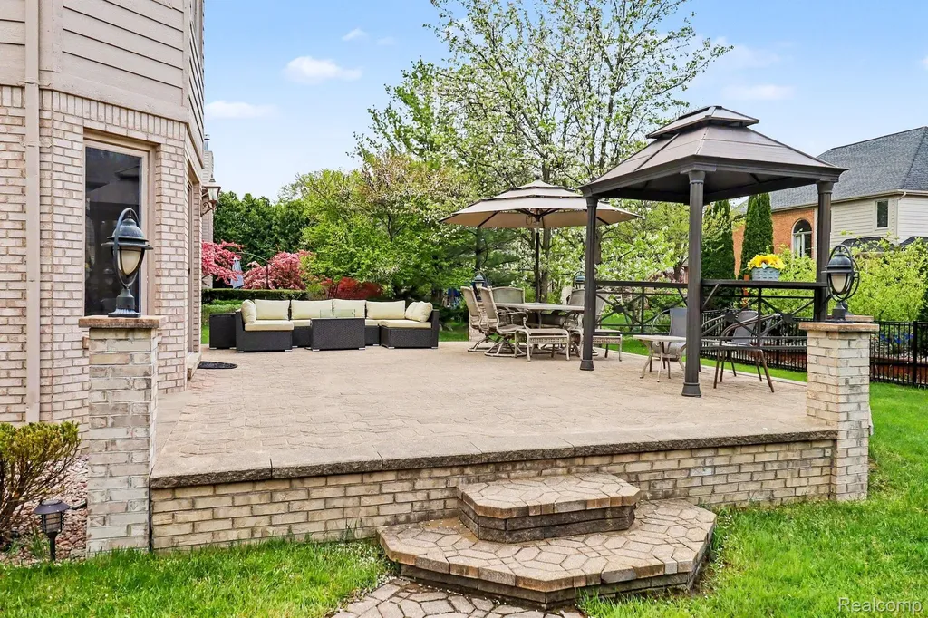 55397 Apple Lane Shelby Charter Township MI 48316