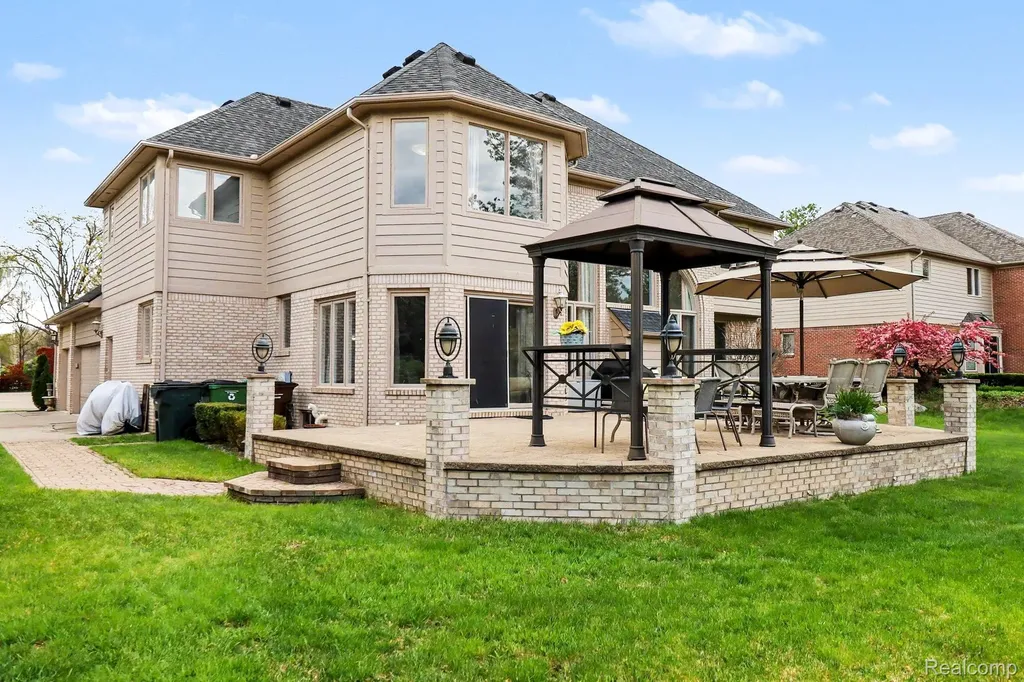 55397 Apple Lane Shelby Charter Township MI 48316