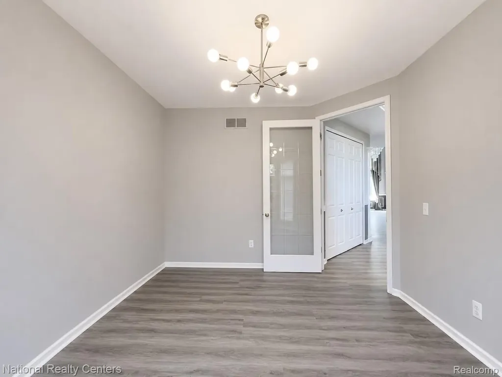 2056 Somerville Rochester Hills City MI 48307