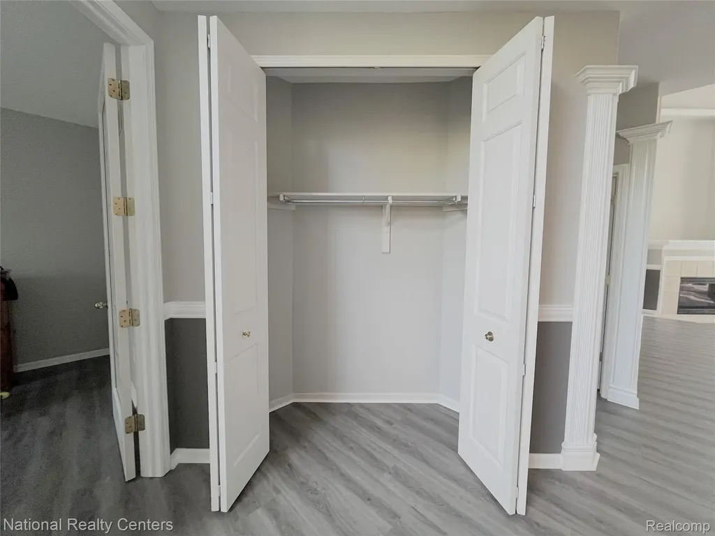 2056 Somerville Rochester Hills City MI 48307