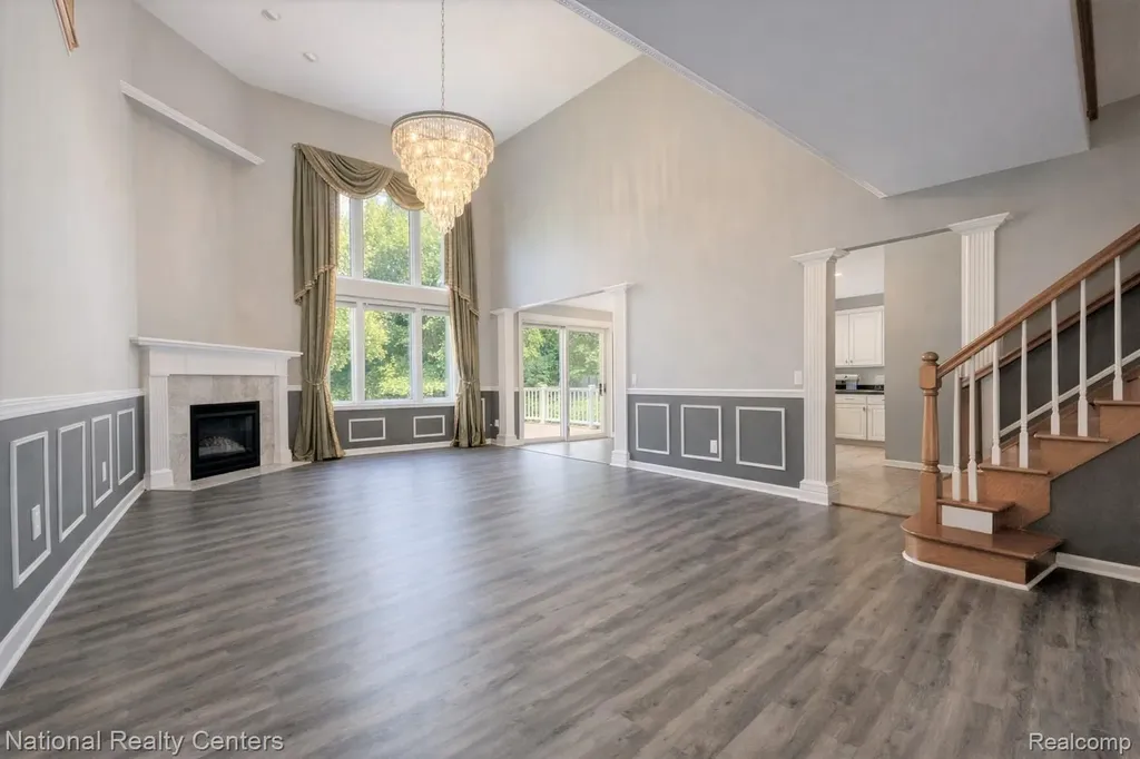 2056 Somerville Rochester Hills City MI 48307