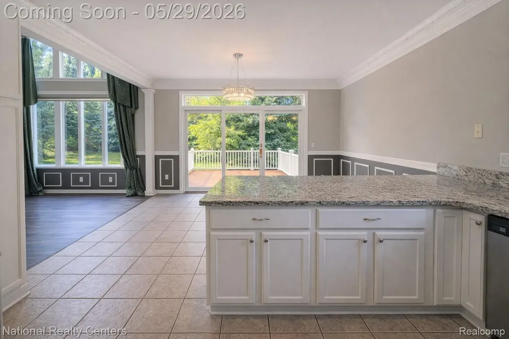 2056 Somerville Rochester Hills City MI 48307