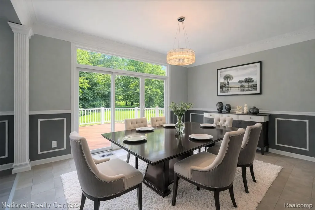 2056 Somerville Rochester Hills City MI 48307
