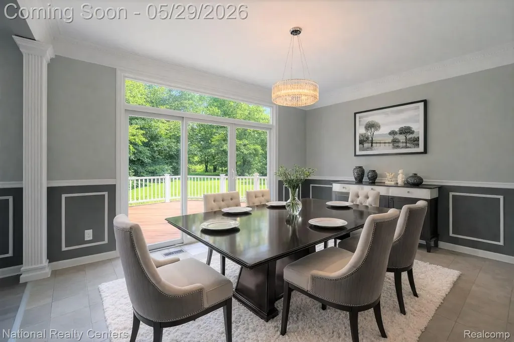 2056 Somerville Rochester Hills City MI 48307