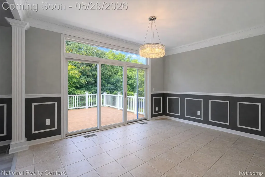 2056 Somerville Rochester Hills City MI 48307