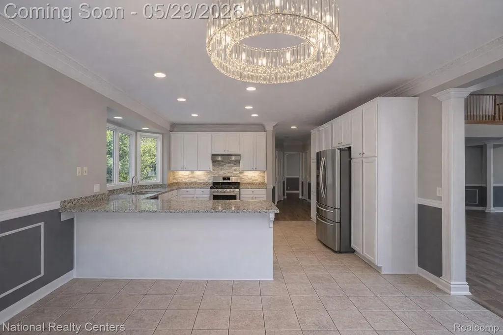 2056 Somerville Rochester Hills City MI 48307