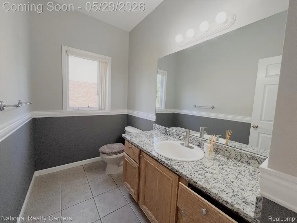 2056 Somerville Rochester Hills City MI 48307