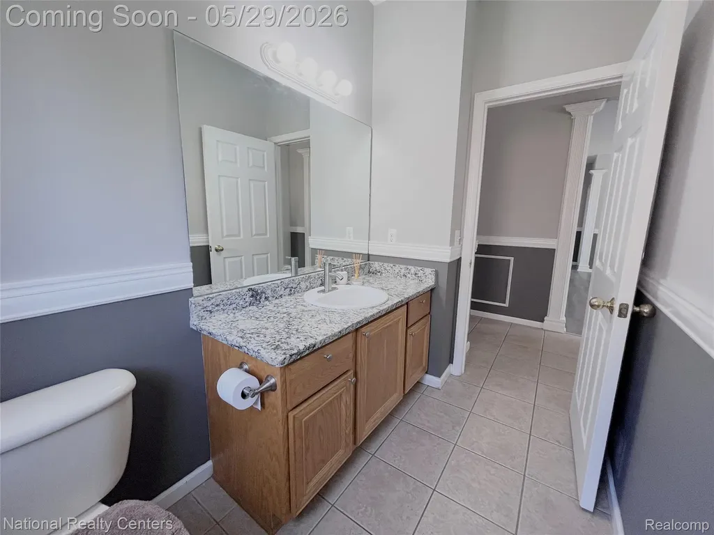 2056 Somerville Rochester Hills City MI 48307