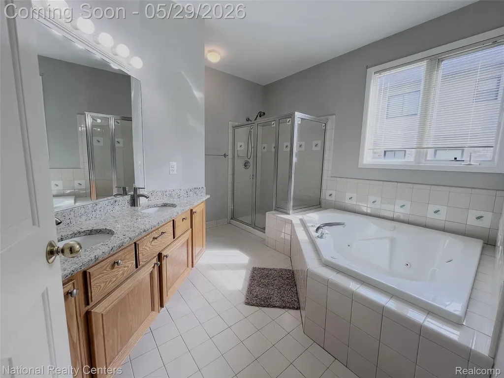 2056 Somerville Rochester Hills City MI 48307