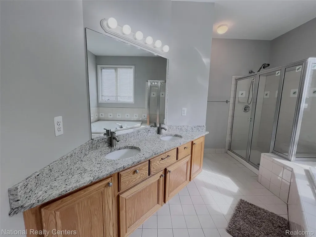 2056 Somerville Rochester Hills City MI 48307