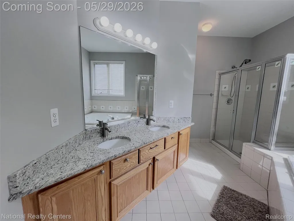 2056 Somerville Rochester Hills City MI 48307