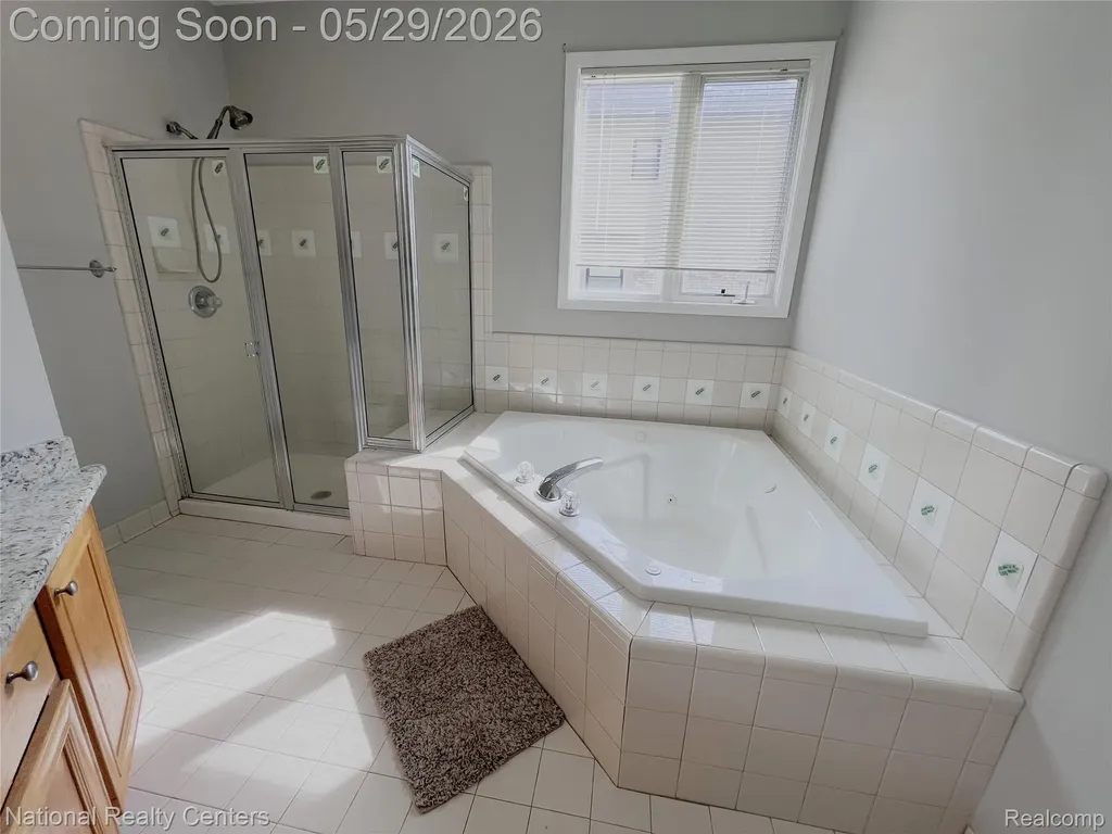 2056 Somerville Rochester Hills City MI 48307