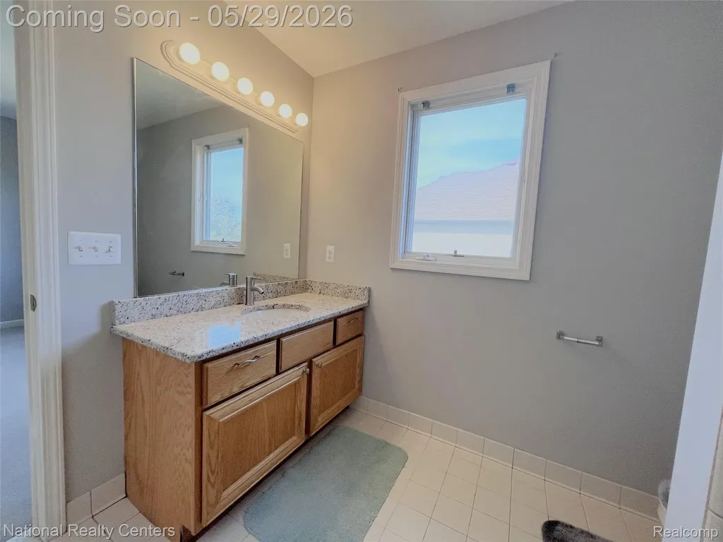2056 Somerville Rochester Hills City MI 48307