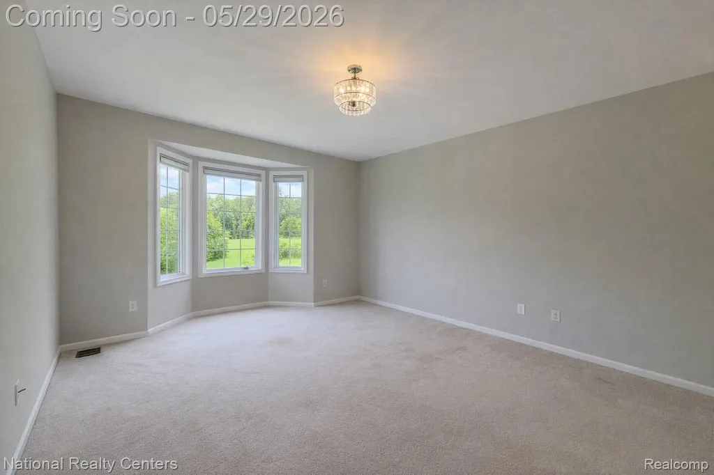2056 Somerville Rochester Hills City MI 48307