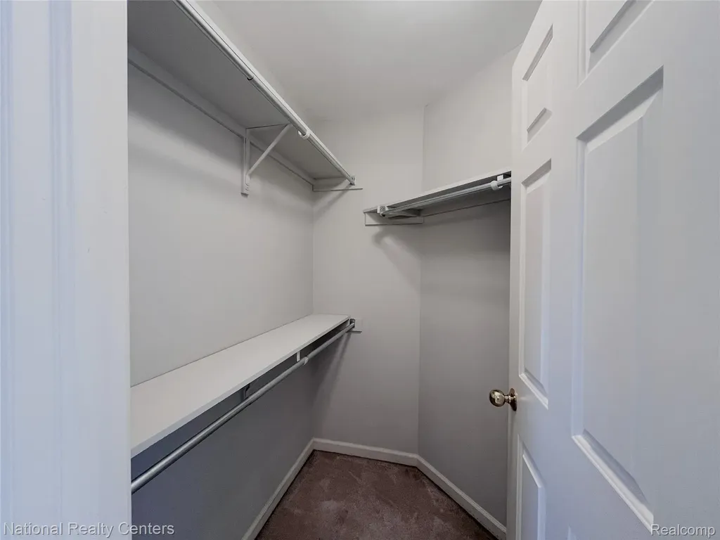 2056 Somerville Rochester Hills City MI 48307
